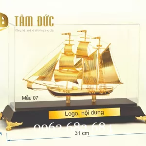 thuyền buồm mạ vàng 24 - quà tặng Trọng Tín