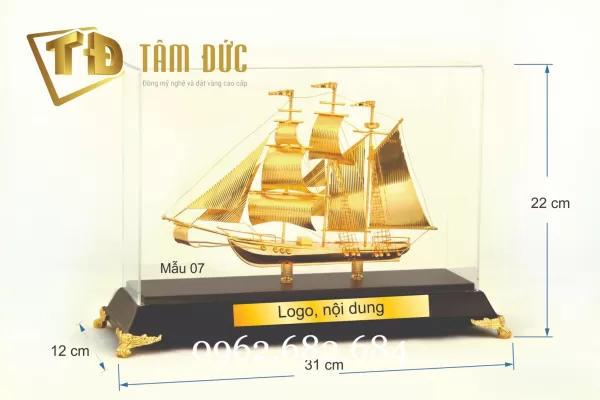 thuyền buồm mạ vàng 24 - quà tặng Trọng Tín